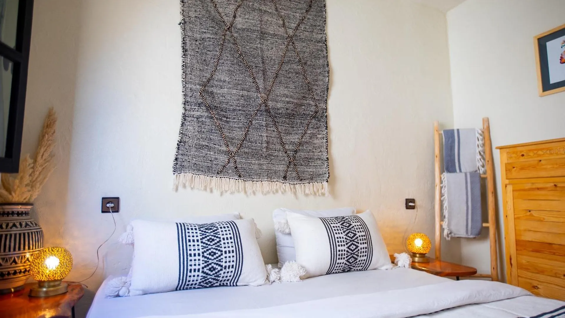 Anza Surfhouse Bed & Breakfast Agadir